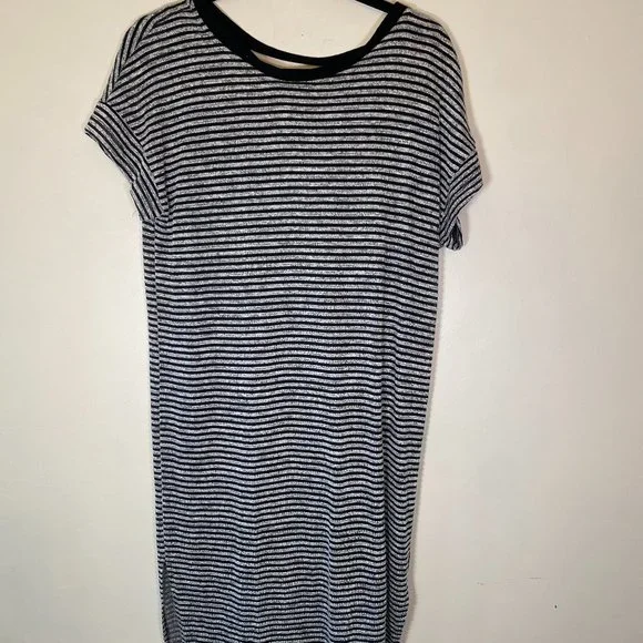Nordstrom Lush Midi Knit Dress in Grey and Black Stripe - Picture 4 of 9